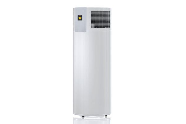 Moderne, weiße Wärmepumpe mit Lüftungsgitter und Display, freistehend, geeignet zur Heizungs- und Warmwasserbereitung.