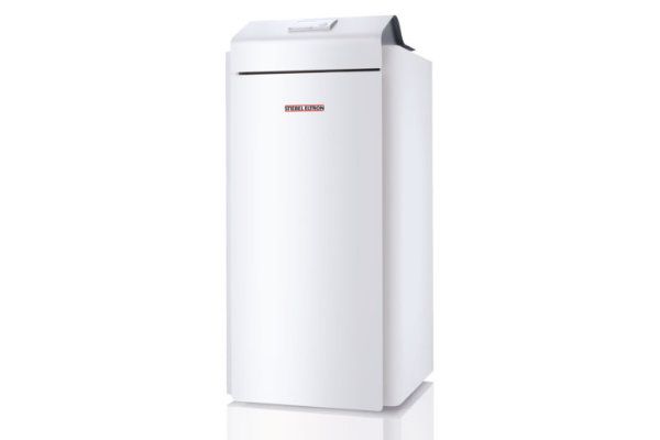 Weiße Stiebel Eltron Wärmepumpe, freistehend, modernes Design, geeignet für Heizung und Warmwasserbereitung.